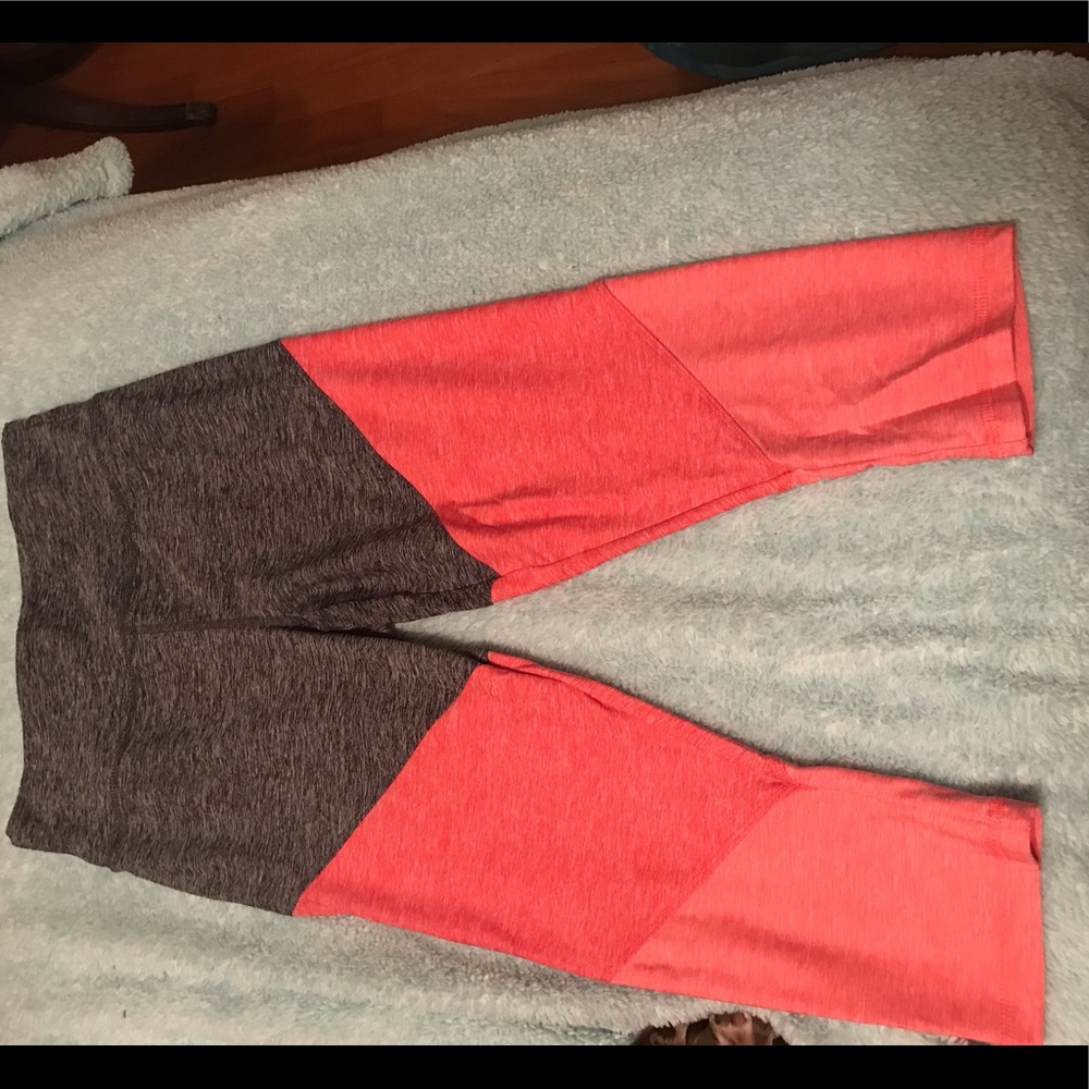 Athletic leggings